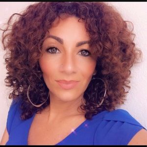 Meet your Posher, Yanira